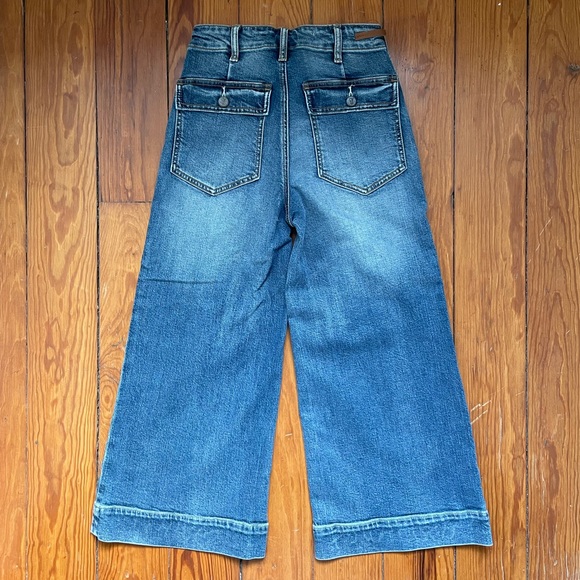 Pilcro Anthropologie Cropped Flares - Picture 2 of 6